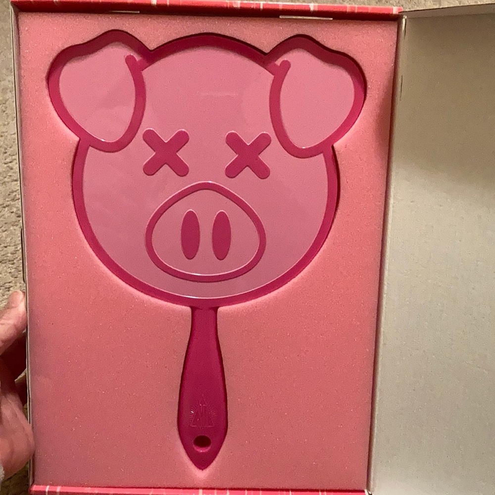 Jeffree Star Shane Dawson pig mirror